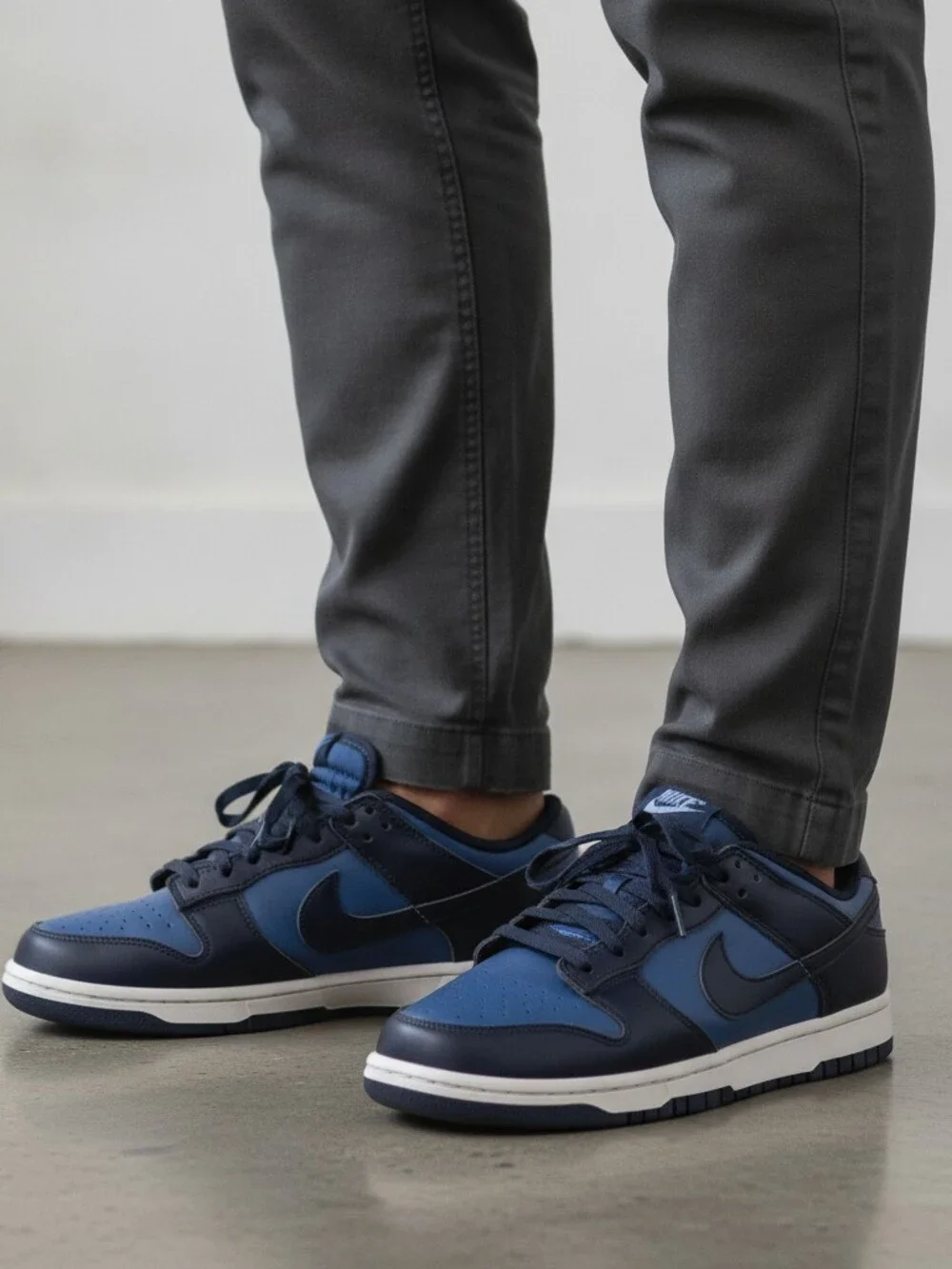 Nike Dunk Low Retro Men’s Leather Sneakers | Size 8
